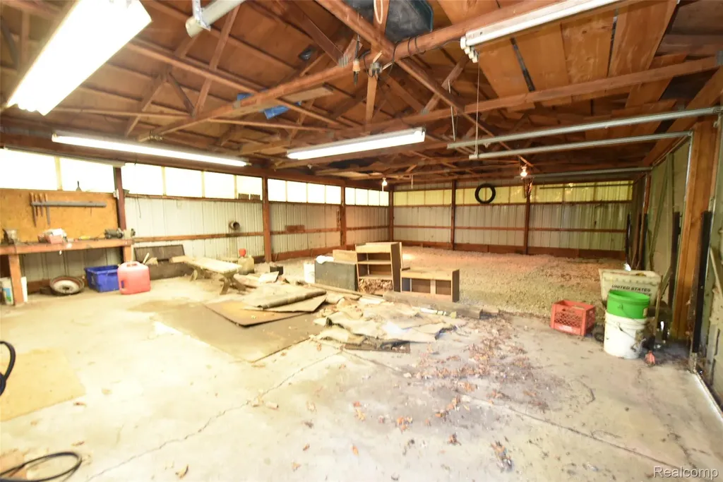 2356 Rochester Road Addison Township MI 48367