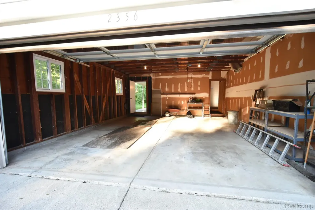 2356 Rochester Road Addison Township MI 48367