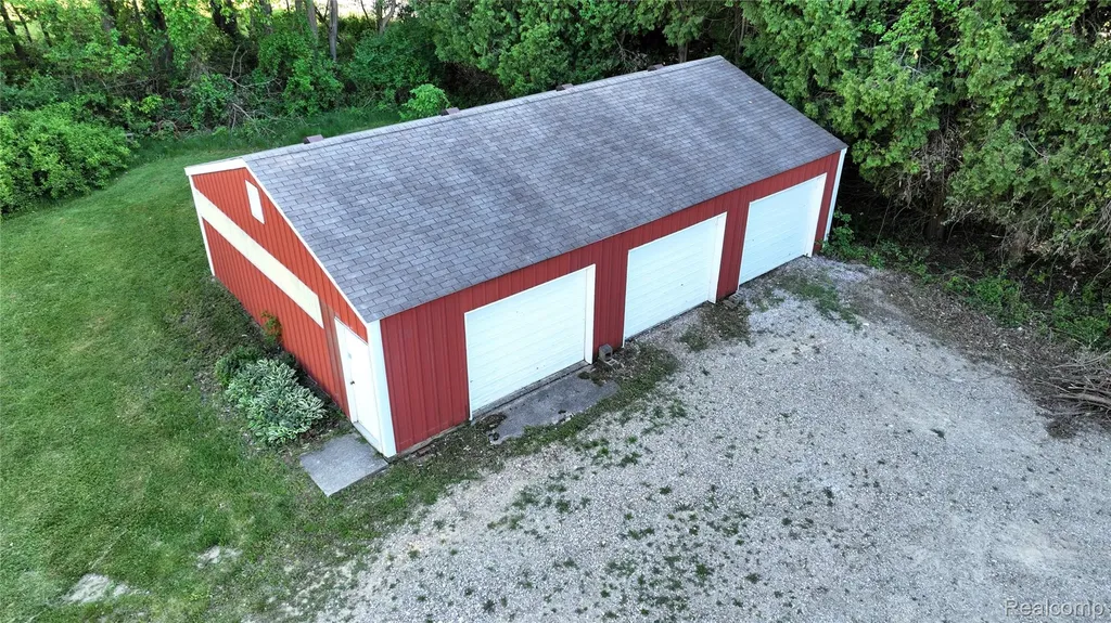 2356 Rochester Road Addison Township MI 48367