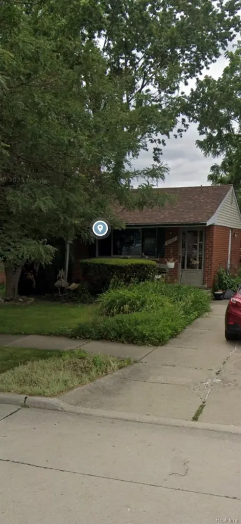 27737 Bock Street Garden City City MI 48135