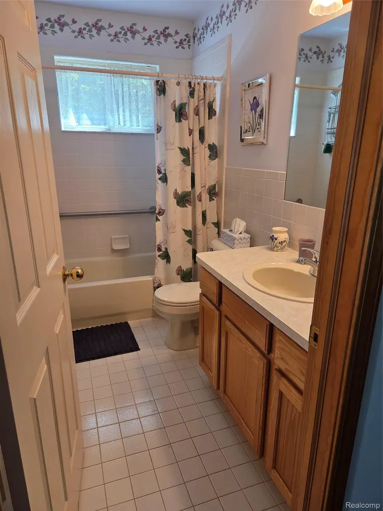 30118 Indianwood Drive Chesterfield Township MI 48047