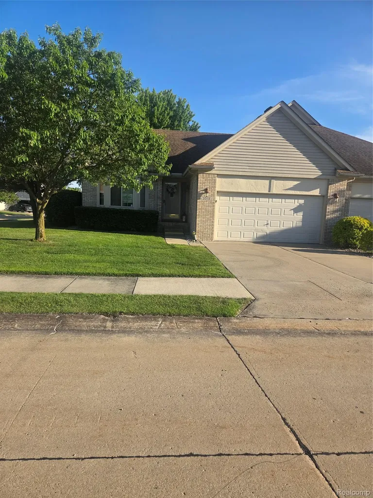 30118 Indianwood Drive Chesterfield Township MI 48047