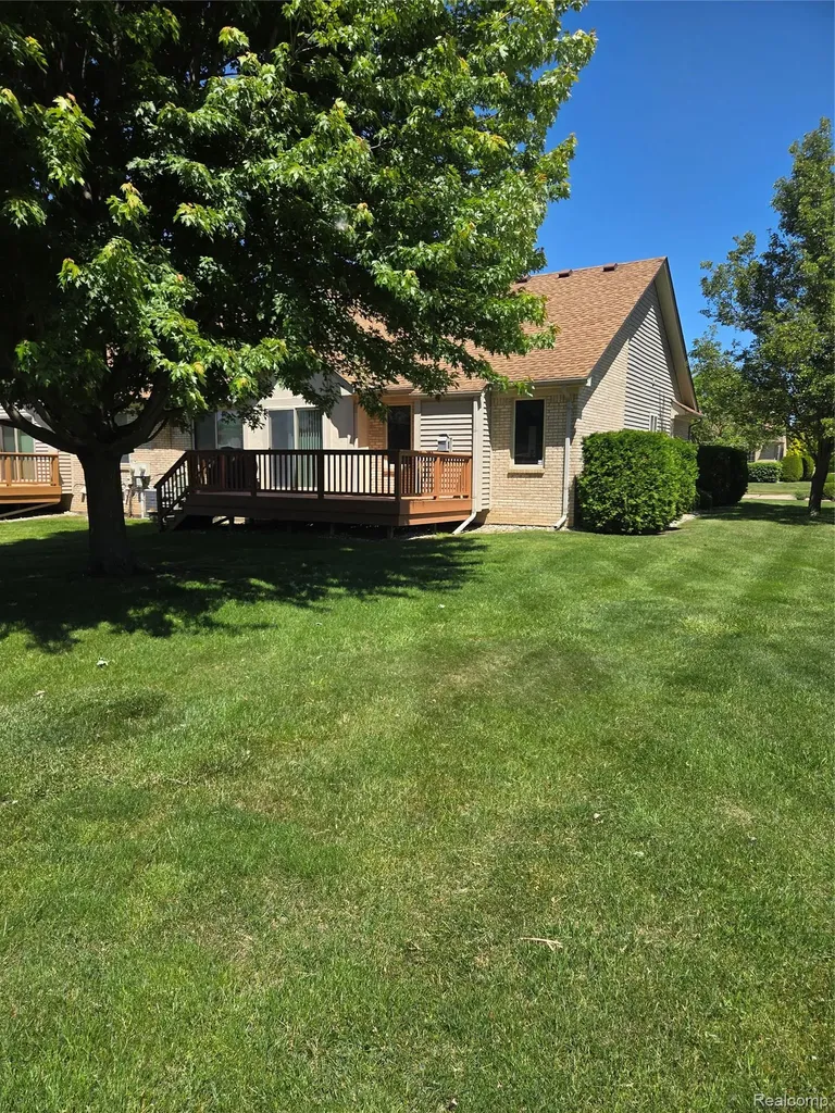 30118 Indianwood Drive Chesterfield Township MI 48047