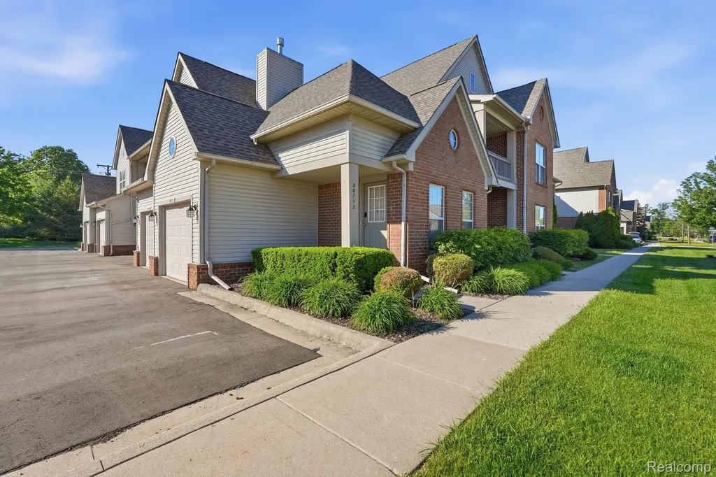 28712 Sheffield Court Chesterfield Township MI 48047