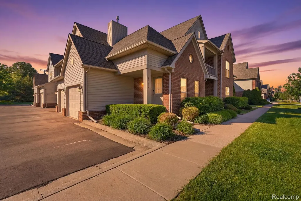28712 Sheffield Court Chesterfield Township MI 48047