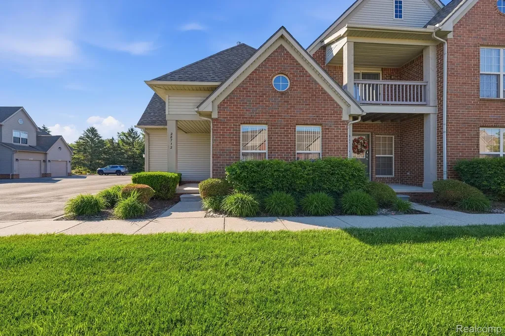 28712 Sheffield Court Chesterfield Township MI 48047