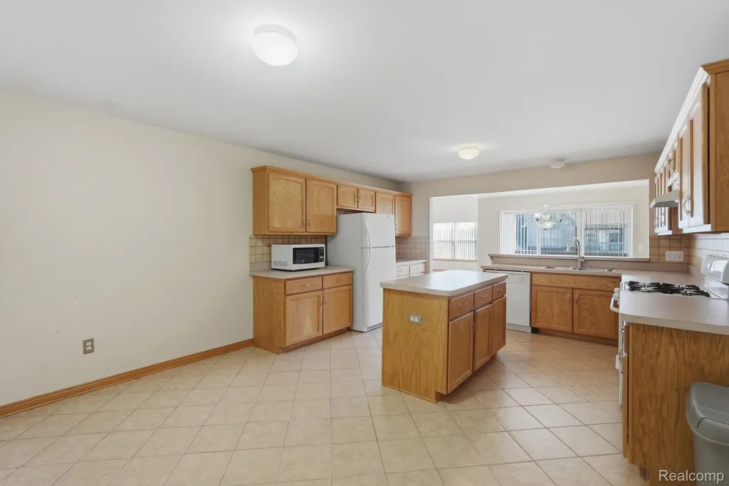 28712 Sheffield Court Chesterfield Township MI 48047