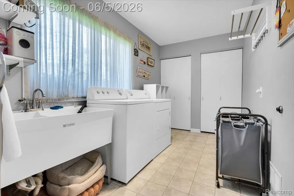 4055 Old Dominion Drive West Bloomfield Charter Township MI 48323
