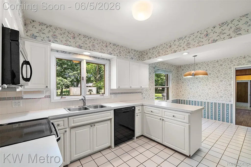 7036 Lindenmere Drive Bloomfield Hills City MI 48301