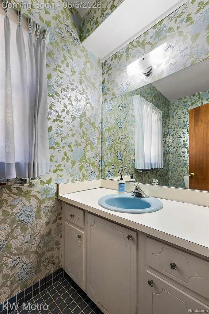 7036 Lindenmere Drive Bloomfield Hills City MI 48301