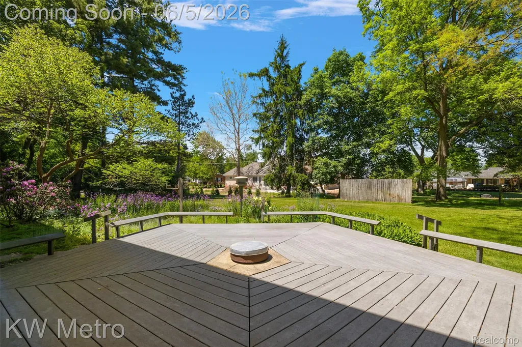 7036 Lindenmere Drive Bloomfield Hills City MI 48301