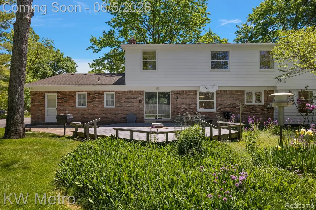 7036 Lindenmere Drive Bloomfield Hills City MI 48301