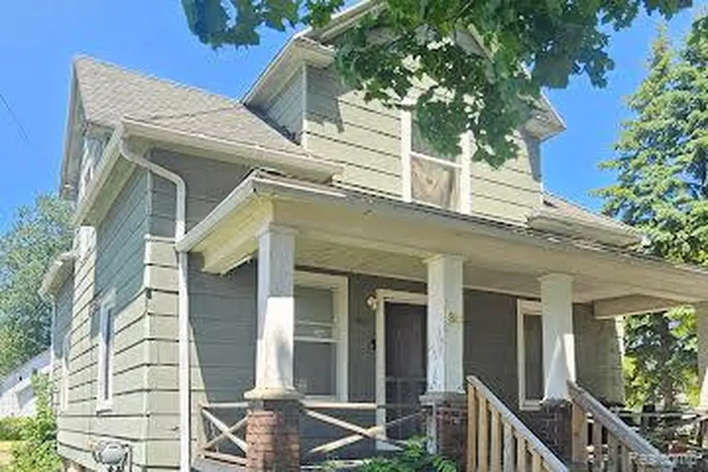 1819 S Niagara Street Saginaw City MI 48602