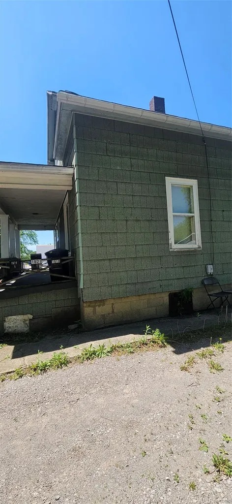 1819 S Niagara Street Saginaw City MI 48602