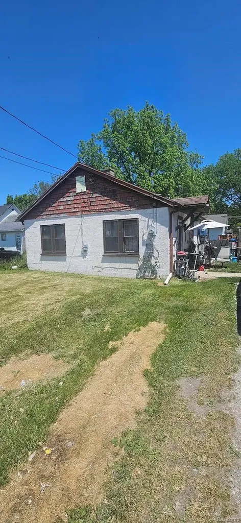 1819 S Niagara Street Saginaw City MI 48602