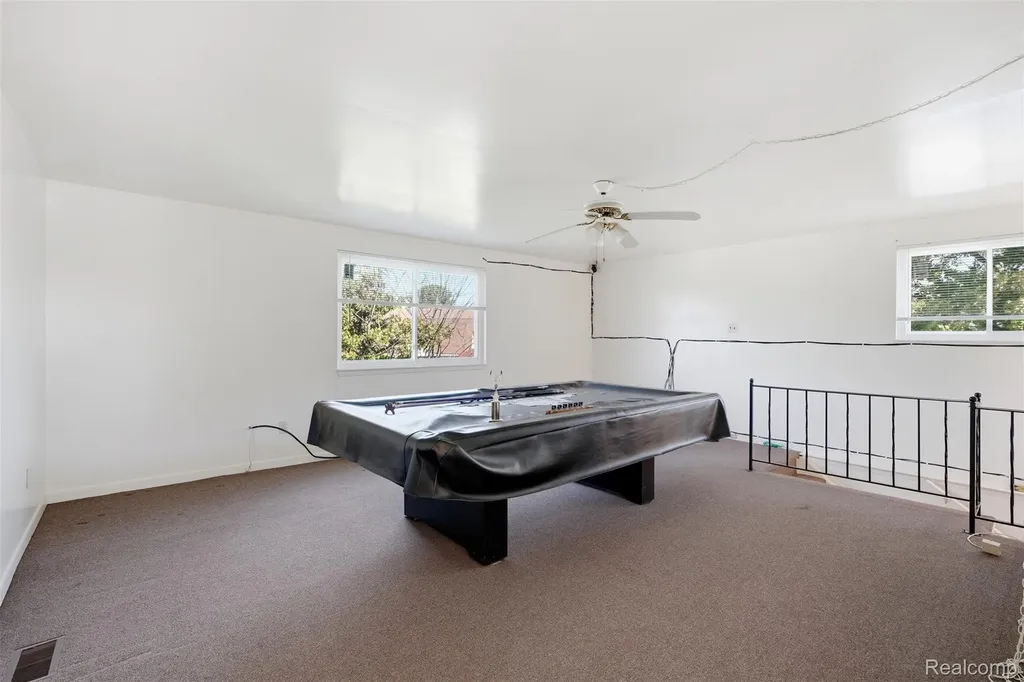 1631 Clara Street Clinton Charter Township MI 48036