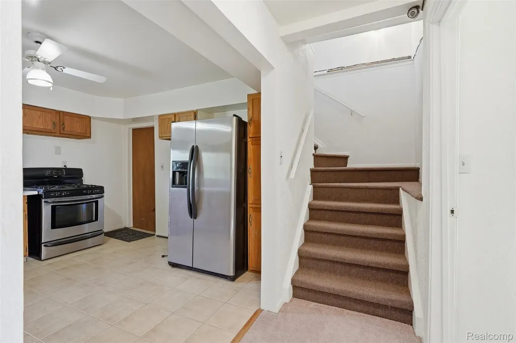 1631 Clara Street Clinton Charter Township MI 48036