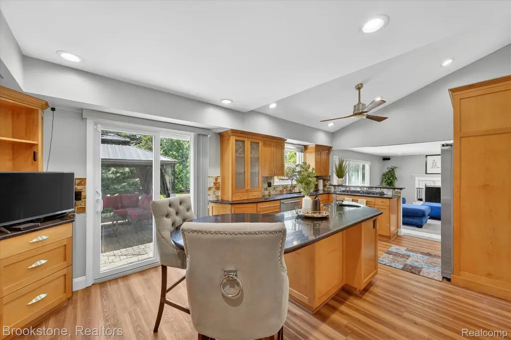 30261 Ardmore Drive Farmington Hills City MI 48334