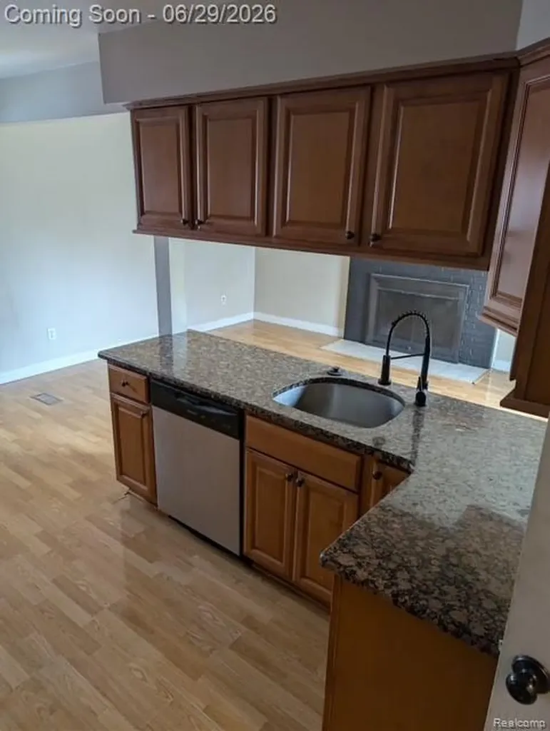 12954 Kinlock Drive Sterling Heights City MI 48312