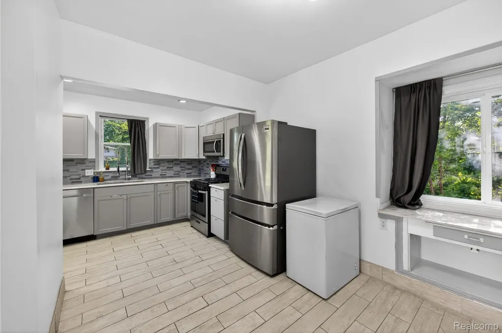 925 W Kalamazoo Street Lansing City MI 48915