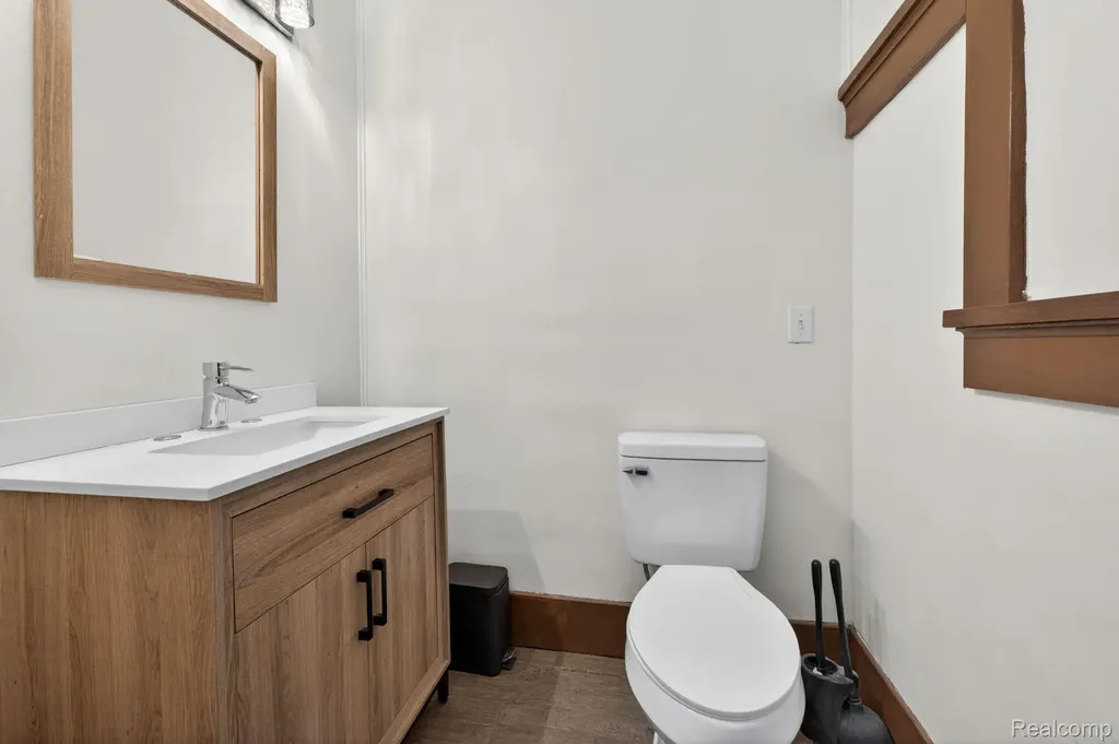 925 W Kalamazoo Street Lansing City MI 48915