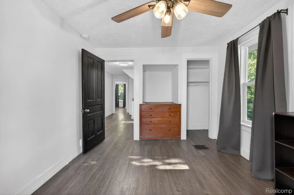 925 W Kalamazoo Street Lansing City MI 48915