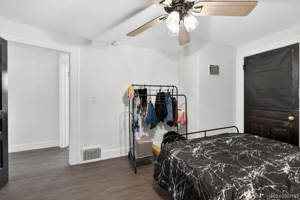 925 W Kalamazoo Street Lansing City MI 48915