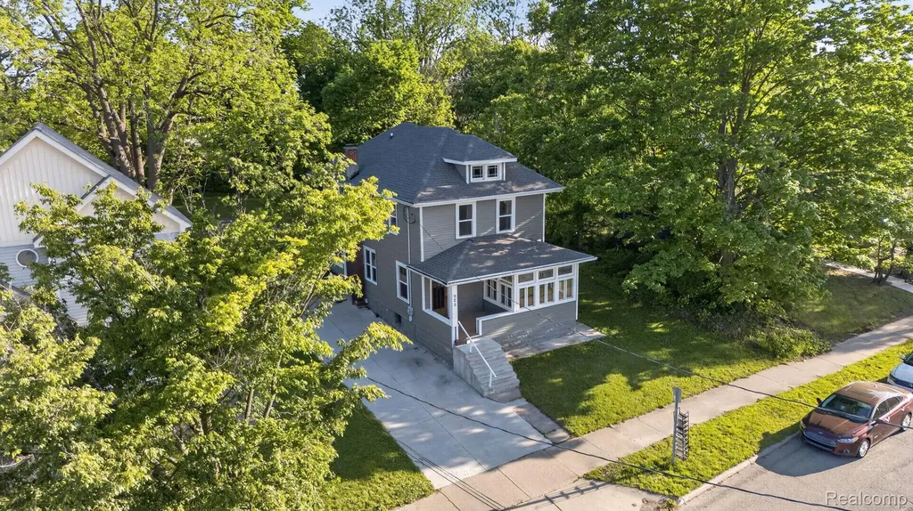 925 W Kalamazoo Street Lansing City MI 48915