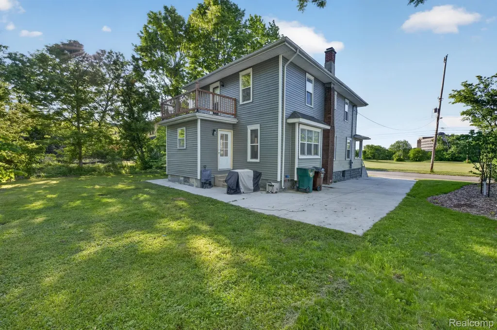 925 W Kalamazoo Street Lansing City MI 48915