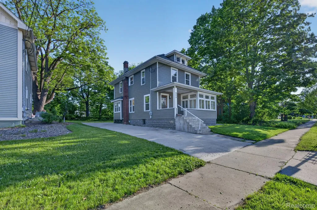 925 W Kalamazoo Street Lansing City MI 48915