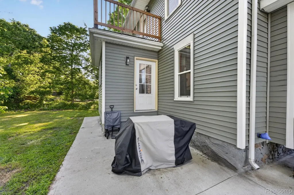 925 W Kalamazoo Street Lansing City MI 48915