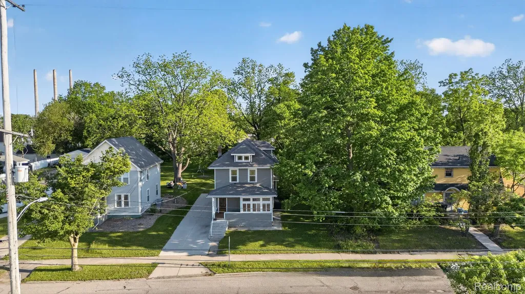 925 W Kalamazoo Street Lansing City MI 48915