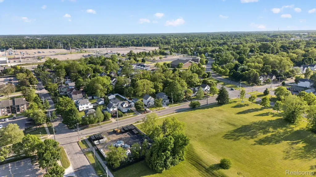 925 W Kalamazoo Street Lansing City MI 48915
