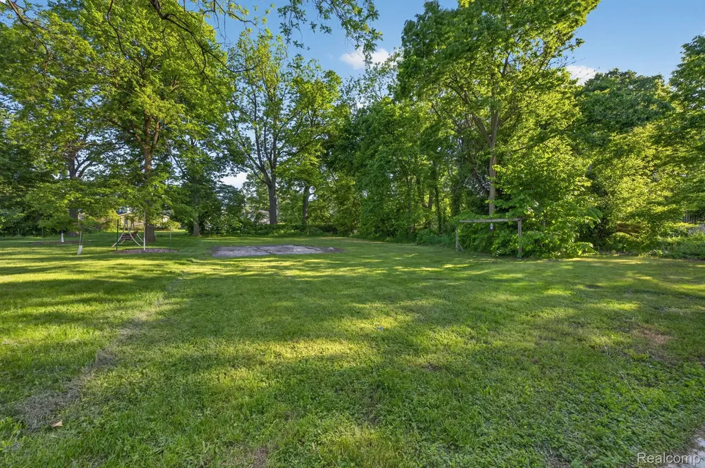 925 W Kalamazoo Street Lansing City MI 48915