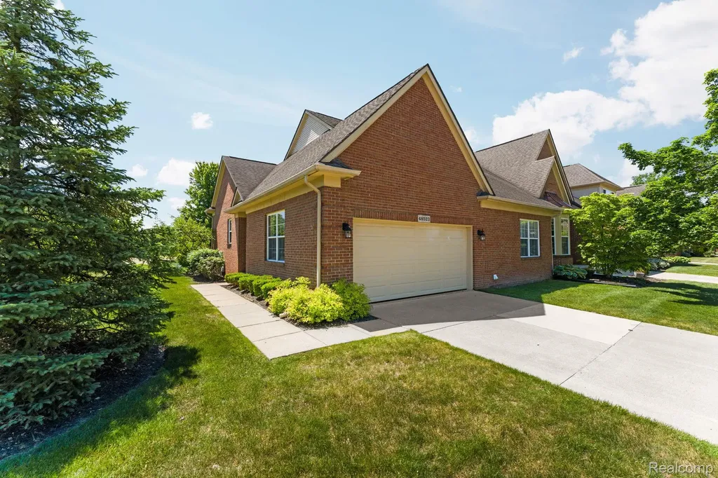 48523 Oak Bridge Drive Canton Charter Township MI 48188