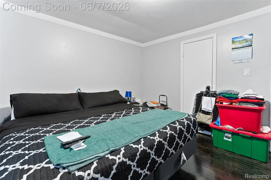 18697 Schaefer Highway E Detroit City MI 48235