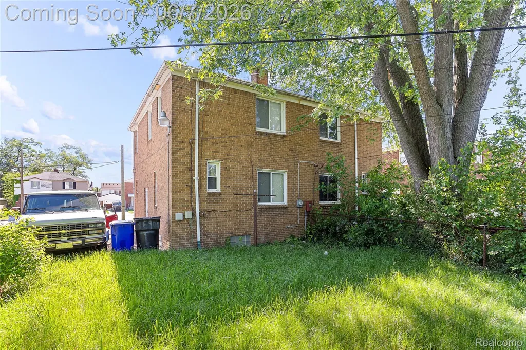 18697 Schaefer Highway E Detroit City MI 48235