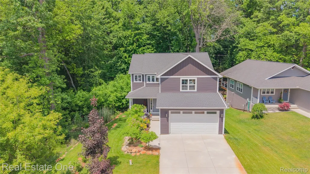 3259 Rush Lake Road Hamburg Township MI 48169