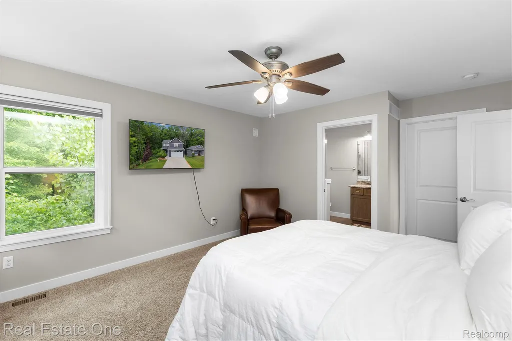 3259 Rush Lake Road Hamburg Township MI 48169