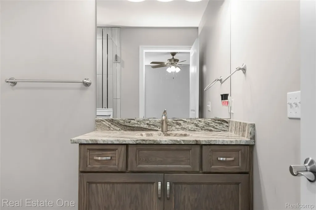 3259 Rush Lake Road Hamburg Township MI 48169