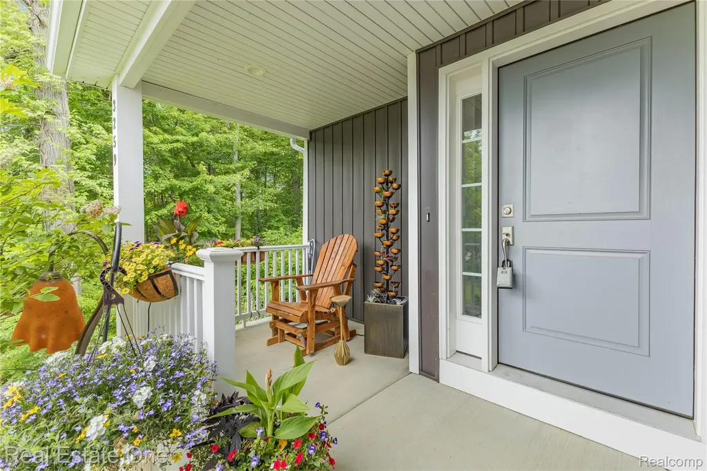 3259 Rush Lake Road Hamburg Township MI 48169