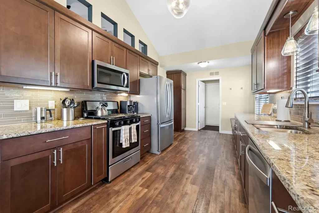 5514 Greenway Drive Trenton City MI 48183