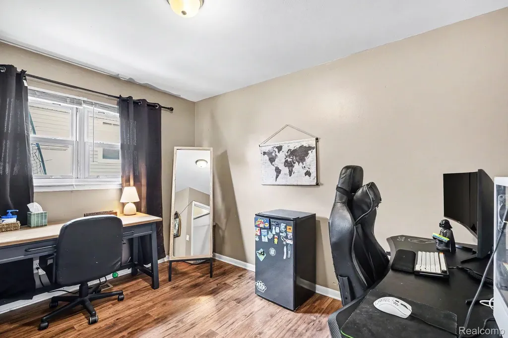 17623 Tennyson Street Roseville City MI 48066