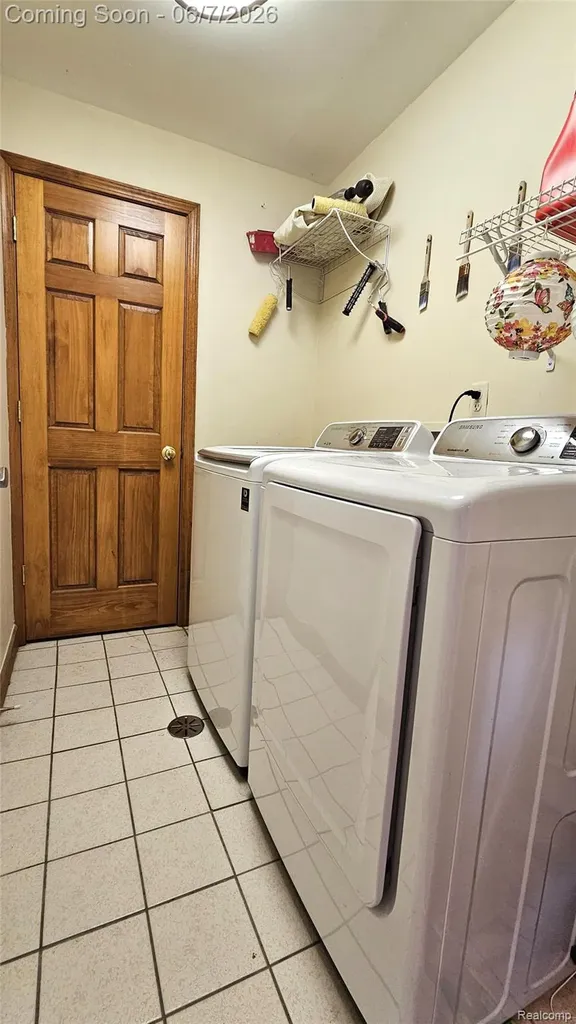 10202 Buhl Hamburg Township MI 48169