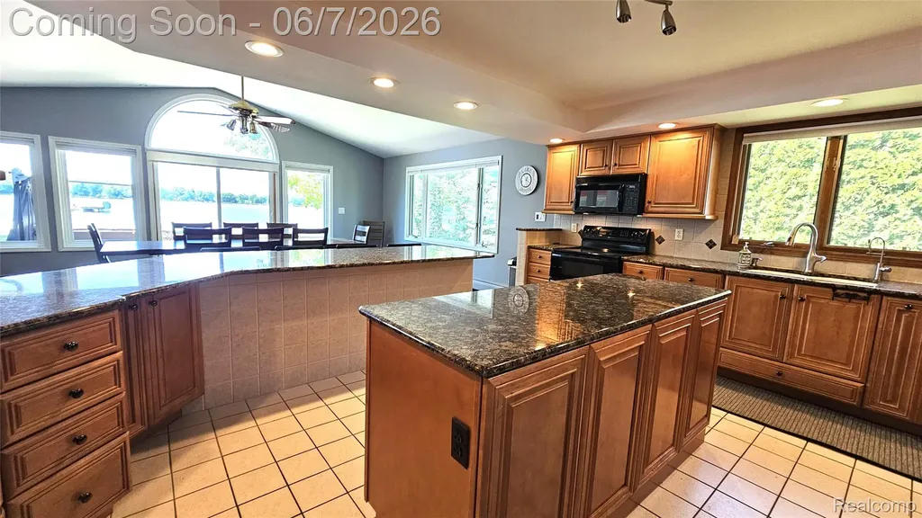 10202 Buhl Hamburg Township MI 48169