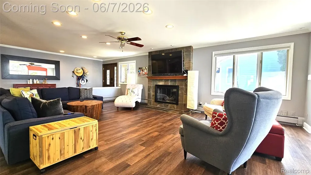 10202 Buhl Hamburg Township MI 48169