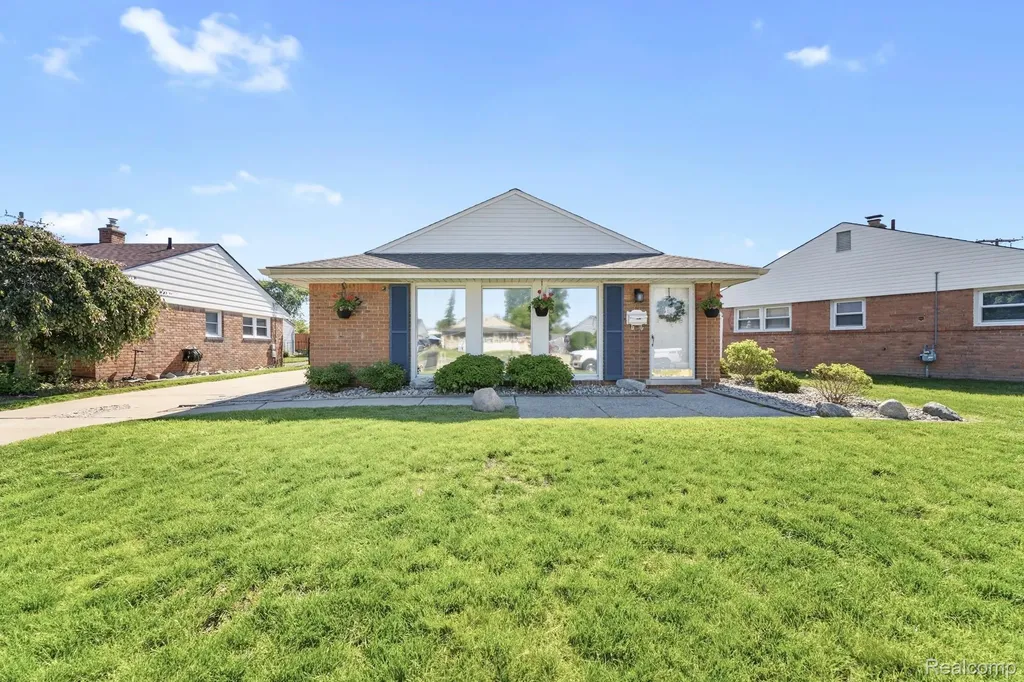 18271 Marsha Street Riverview City MI 48193