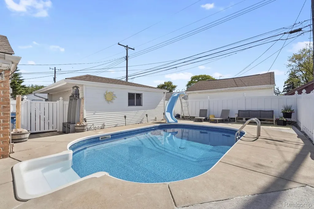 18271 Marsha Street Riverview City MI 48193