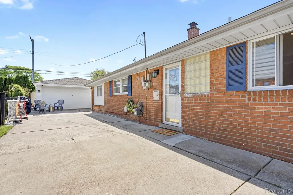 18271 Marsha Street Riverview City MI 48193