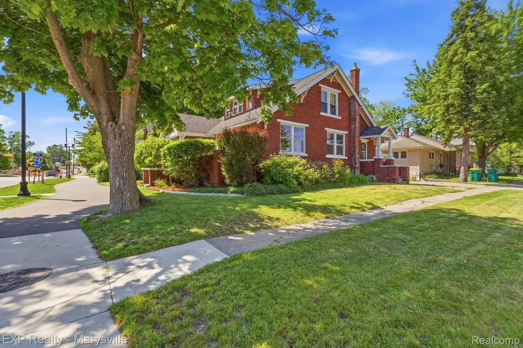 504 Clinton St. Clair City MI 48079